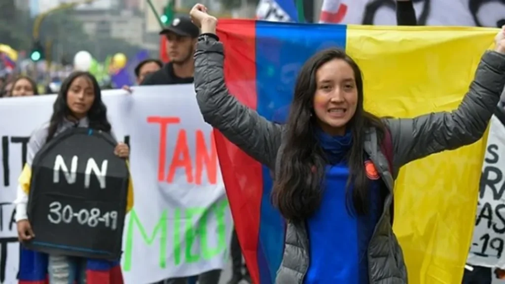 Tekanan Meningkat di Kolombia, Anggota Parlemen Desak Rektor Universitas untuk Mengundurkan Diri