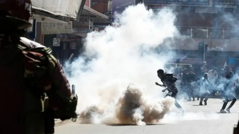 Kerusuhan di Eldoret, Polisi Tembak Gas Air Mata saat Demonstrasi Wakil Presiden