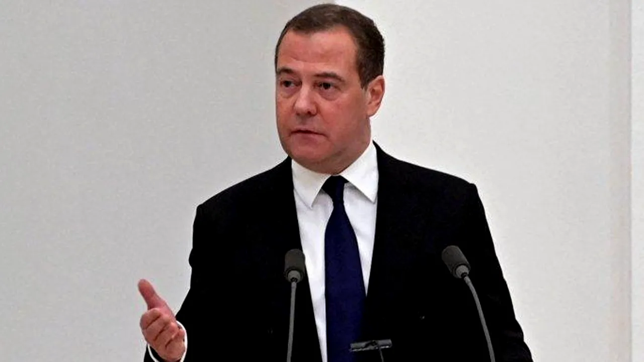 Medvedev Minta Rusia Tenggelamkan Inggris Raya untuk Menyelesaikan Masalah